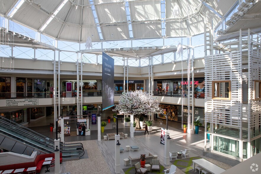 More Photos Of 1000 N Point Cir, Alpharetta Coworking Space