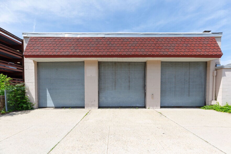 More Photos Of 1061 Main St, Peekskill Warehouse For Lease
