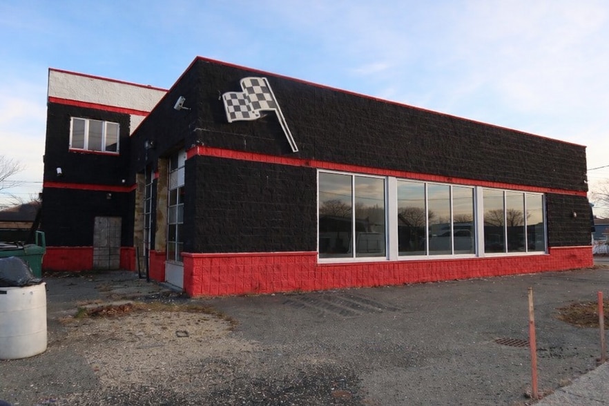 Primary Photo Of 693 Peninsula Blvd, Hempstead Auto Repair For Sale