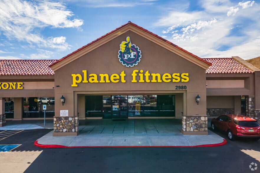 More Photos Of 2982 N Alma School Rd, Chandler General Retail For Lease