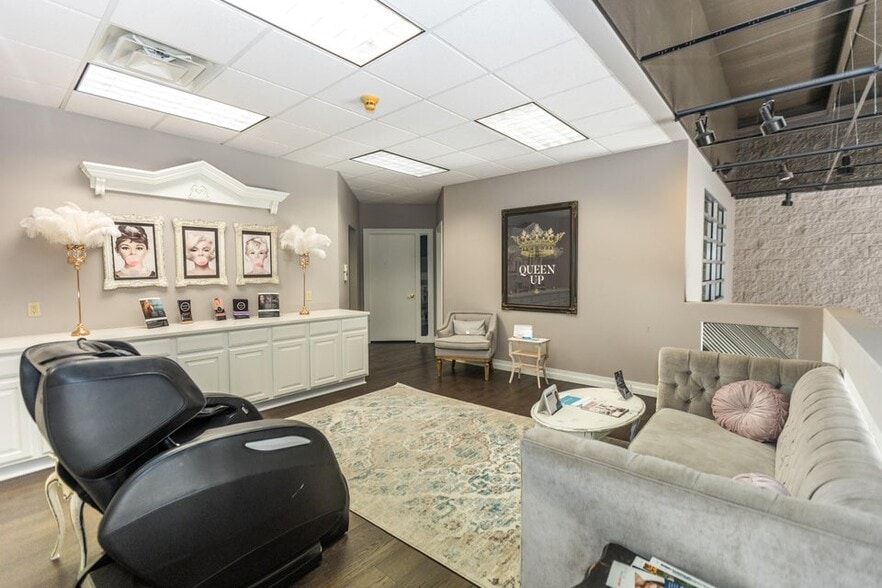 More Photos Of 3060 S Fremont Ave, Springfield General Retail For Sale