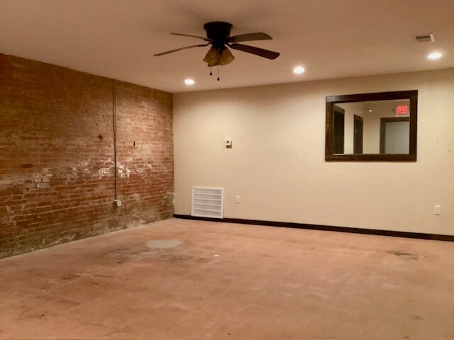 More Photos Of 189 Broadway St, Alba Storefront Retail Office For Sale
