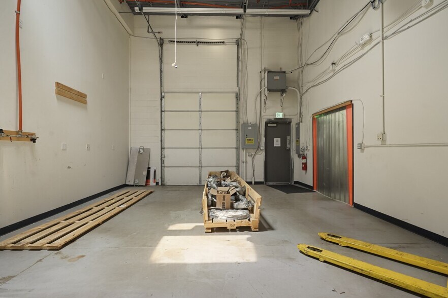 More Photos Of 10835 Dover St, Westminster Unknown For Lease