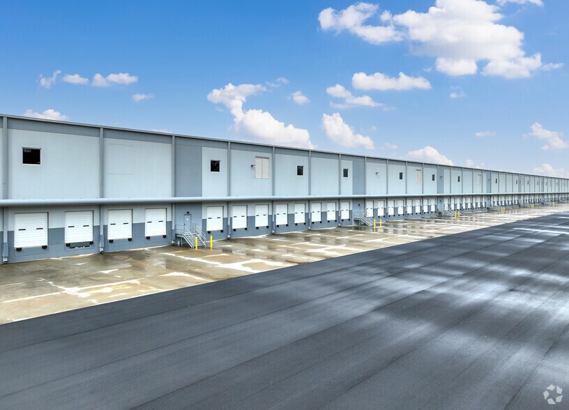More Photos Of 2475 Hwy 155, Locust Grove Distribution For Lease