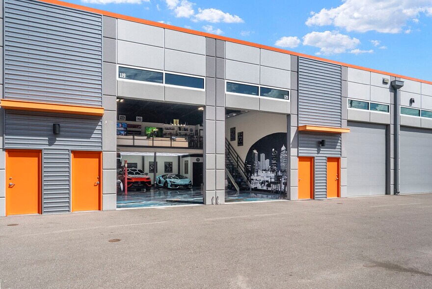 More Photos Of 1111 N 34th St, Tampa Self Storage For Sale