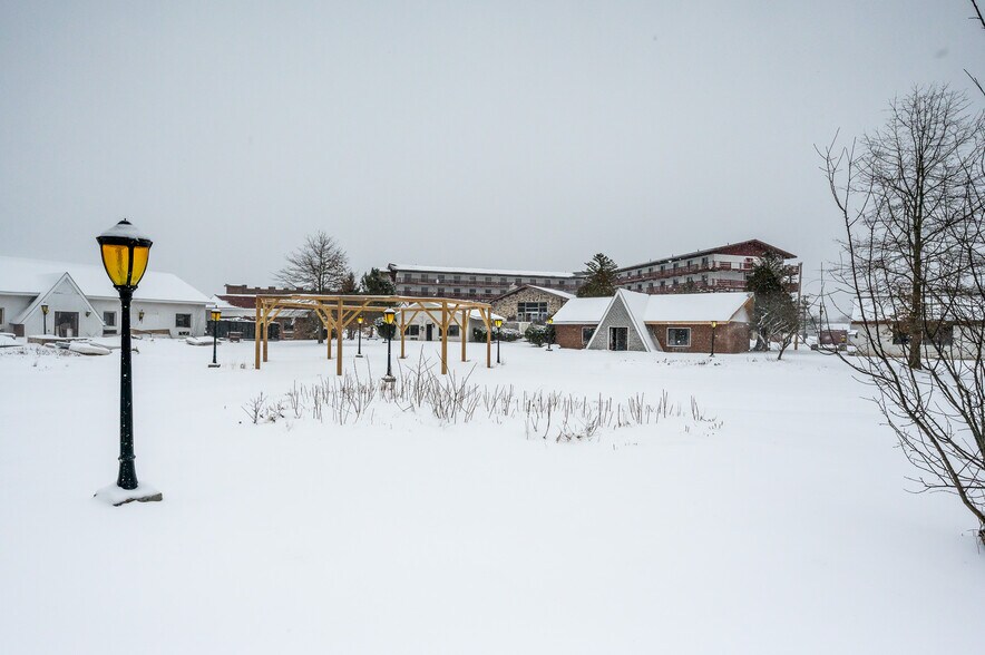 More Photos Of 4858 Route 32, Catskill Hotel For Lease