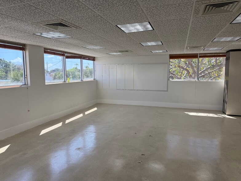 More Photos Of 2434 Hollywood Blvd, Hollywood Office For Sale