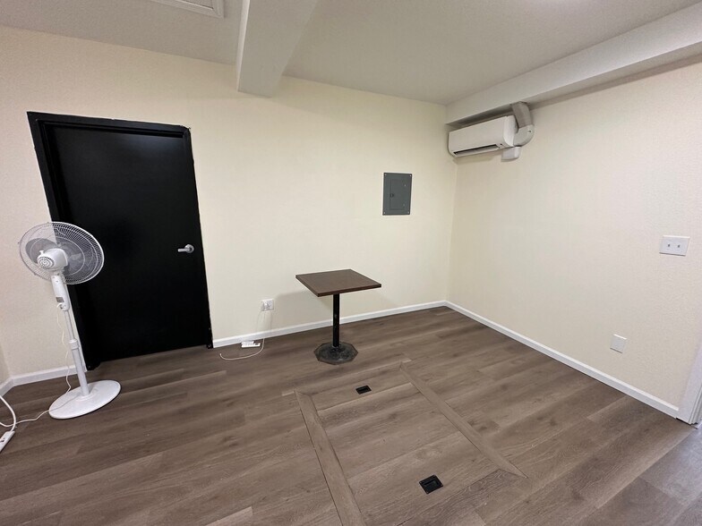 More Photos Of 45 N Commerical St, Glenns Ferry Storefront Retail Office For Sale