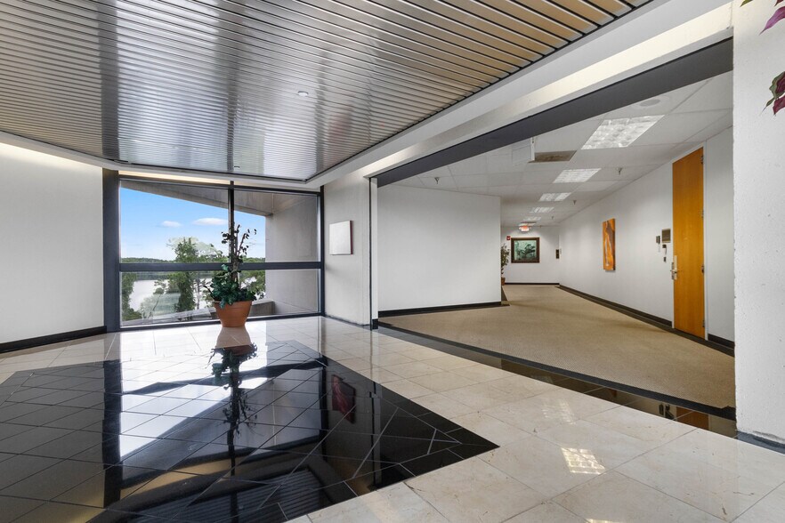 More Photos Of 2201 Lucien Way, Maitland Office For Lease