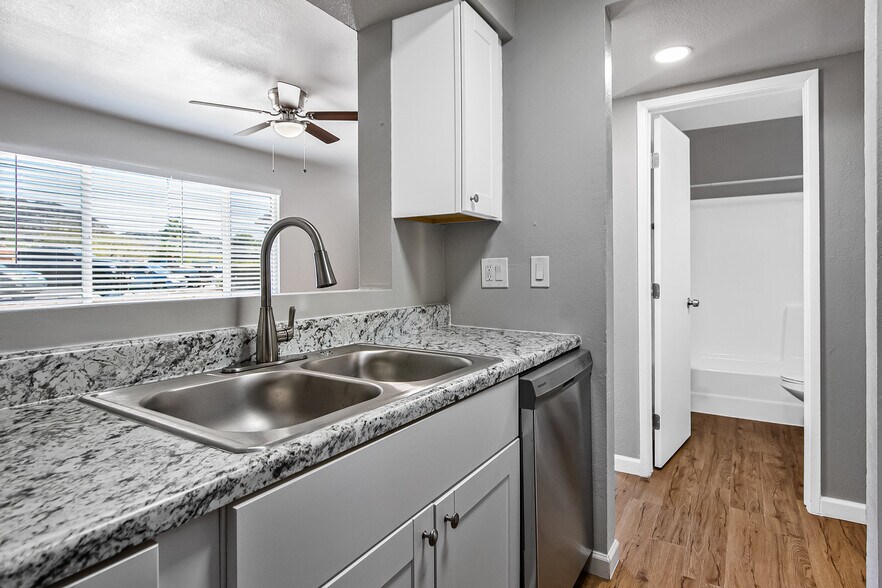 More Photos Of 1346 E Mountain View Rd, Phoenix Apartments For Sale