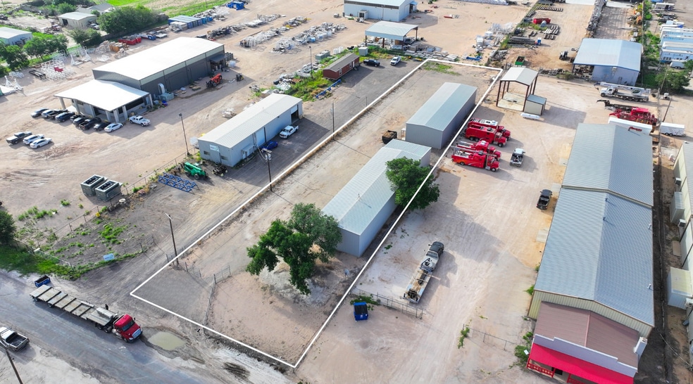 More Photos Of 12107 W County Road 129, Odessa Warehouse For Lease