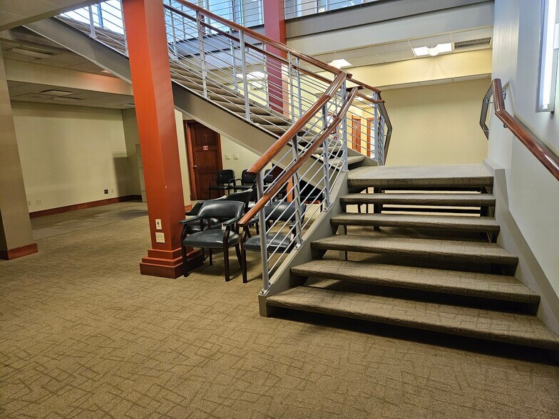More Photos Of 2416 Pennsylvania Ave, Weirton Medical For Lease