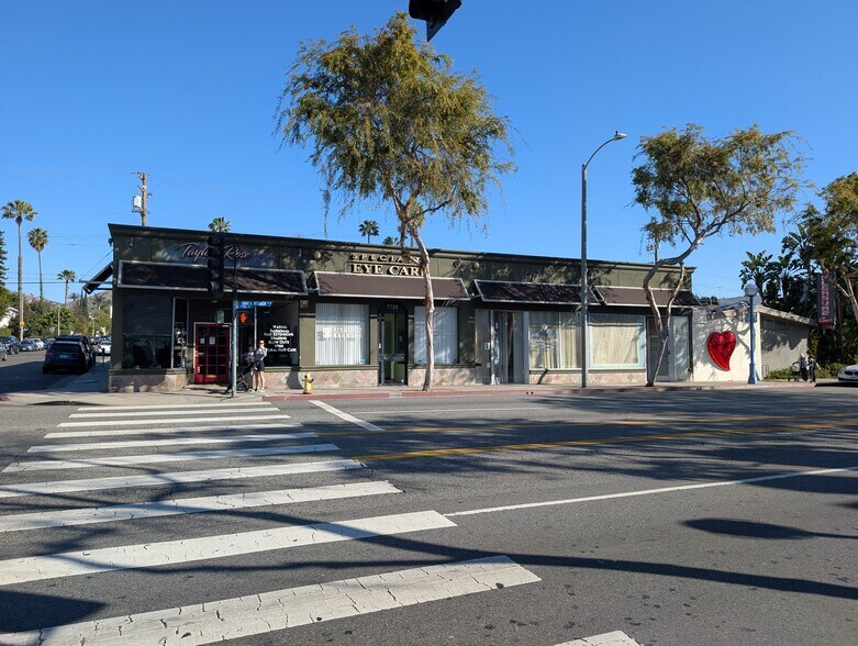 More Photos Of 7735 Santa Monica Blvd, West Hollywood Storefront For Lease
