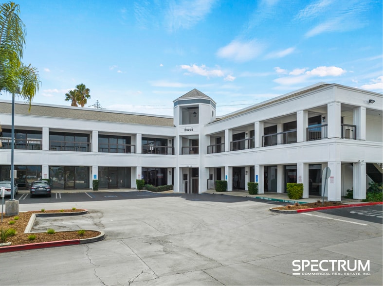 More Photos Of 23206 Lyons Ave, Santa Clarita Medical For Lease