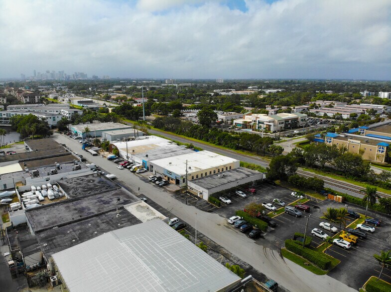 More Photos Of 3031-3035 NE 12th Ter, Oakland Park Warehouse For Sale