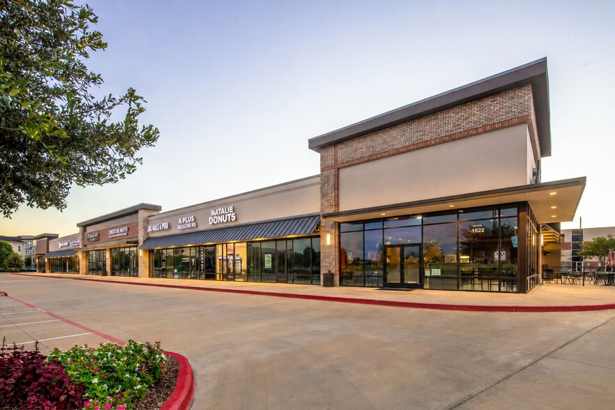 More Photos Of 1922 Greenhouse Rd, Houston Storefront For Lease