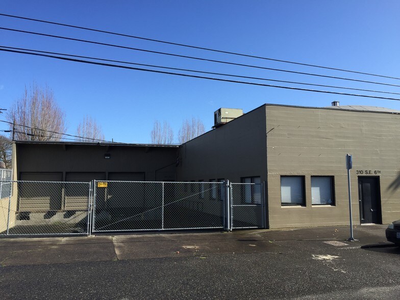 More Photos Of 310 SE 6th Ave, Portland Warehouse For Sale