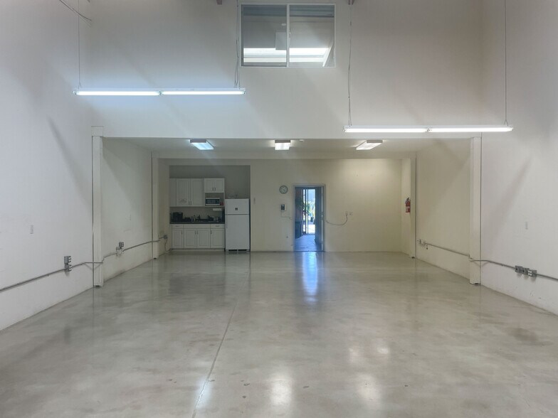 More Photos Of 2639 Lavery Ct, Newbury Park Warehouse For Lease