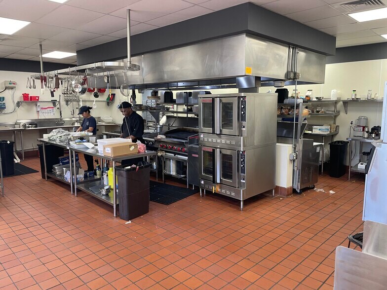 More Photos Of 72 NW 79th St, Miami Restaurant For Sale