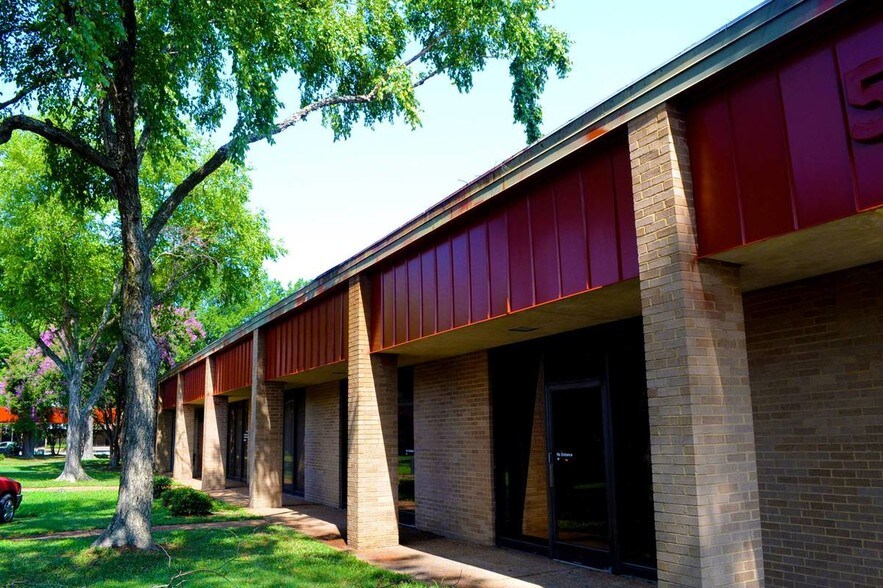 More Photos Of 3035 Directors Row, Memphis Loft Creative Space For Lease