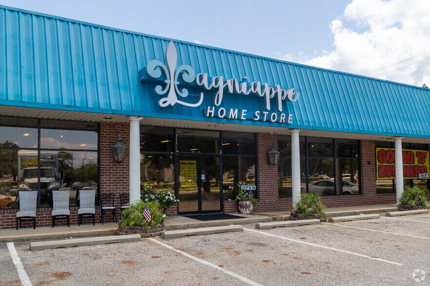 More Photos Of 27220 Us Highway 98, Daphne Showroom For Sale