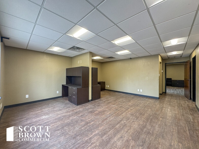 More Photos Of 3912 E McKinney St, Denton Warehouse For Lease