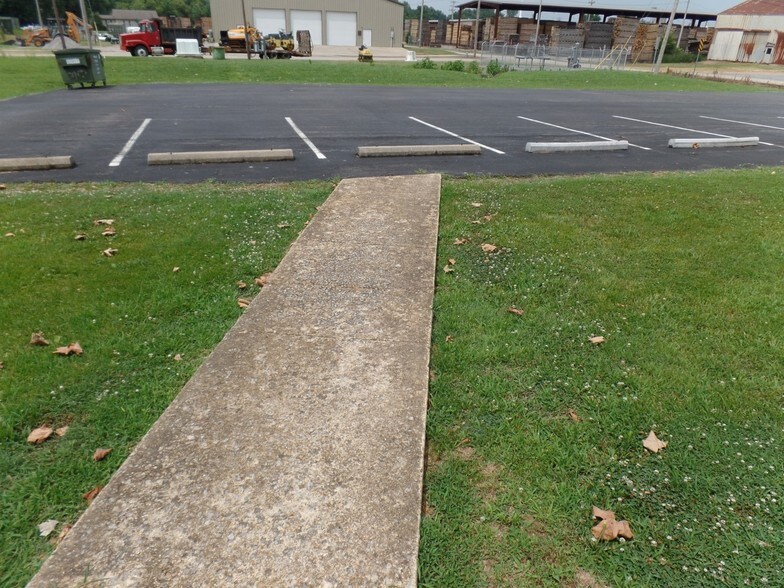 More Photos Of 316 E Harper St, Troy Medical For Sale