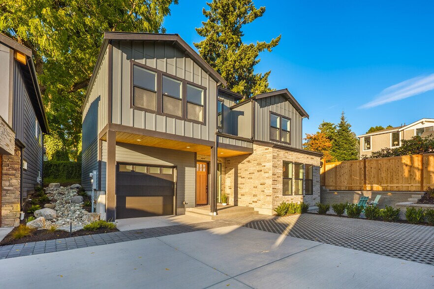 More Photos Of 636 11th Ave, Kirkland Apartments For Sale