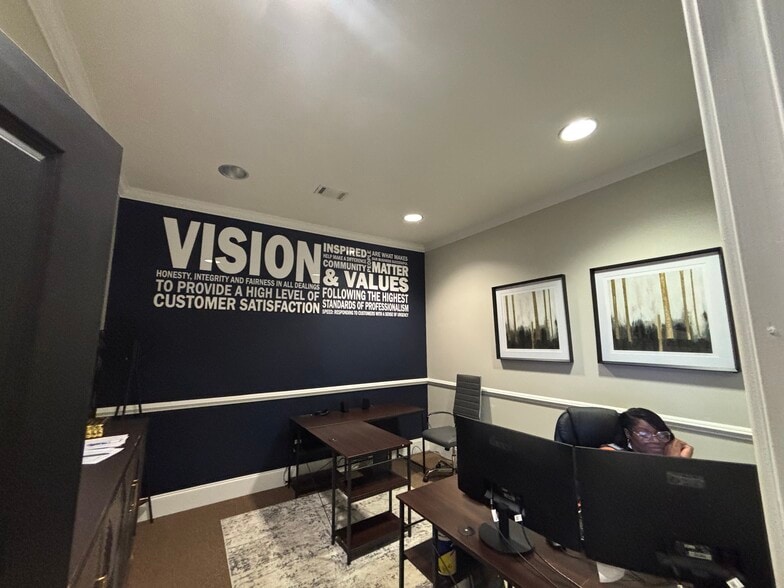 More Photos Of 3985 Arkwright Rd, Macon-Bibb Office For Sale