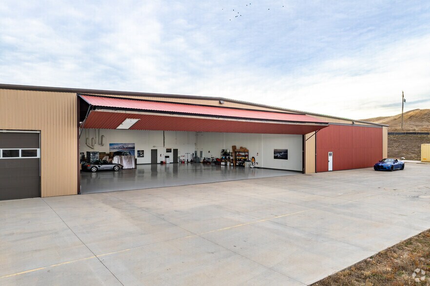 More Photos Of 3000 Airport Dr, Erie Research And Development For Sale