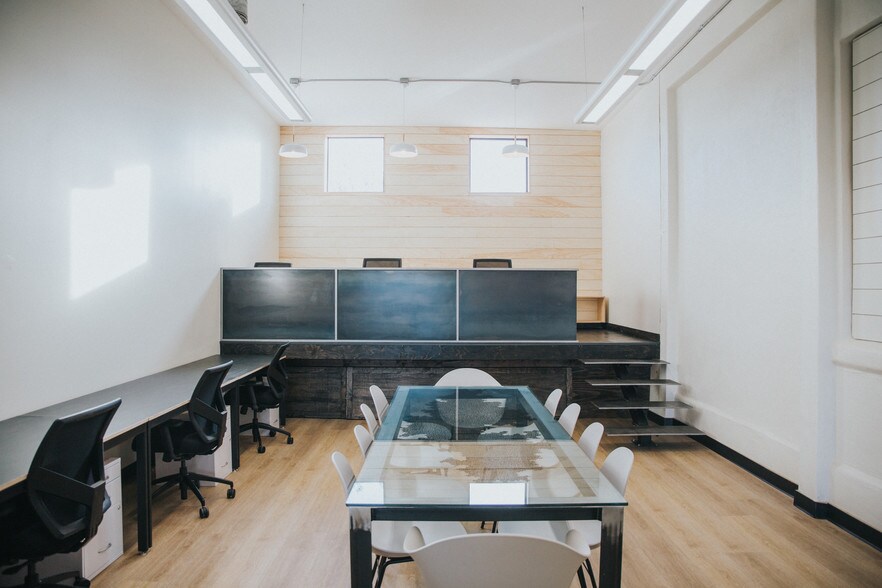 More Photos Of 2869 Historic Decatur Rd, San Diego Loft Creative Space For Lease