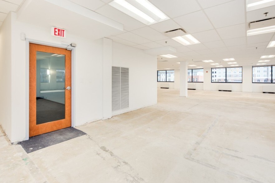 More Photos Of 6910 Richmond Hwy, Alexandria Office For Lease