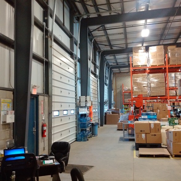 More Photos Of 50 Bittern St, Hamilton Warehouse For Lease