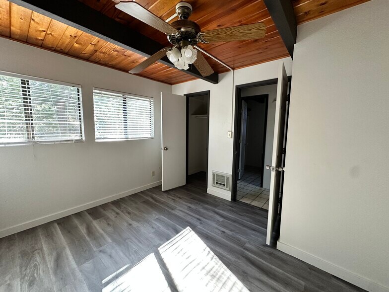 More Photos Of 26305 Delano Dr, Idyllwild-Pine Cove Apartments For Sale