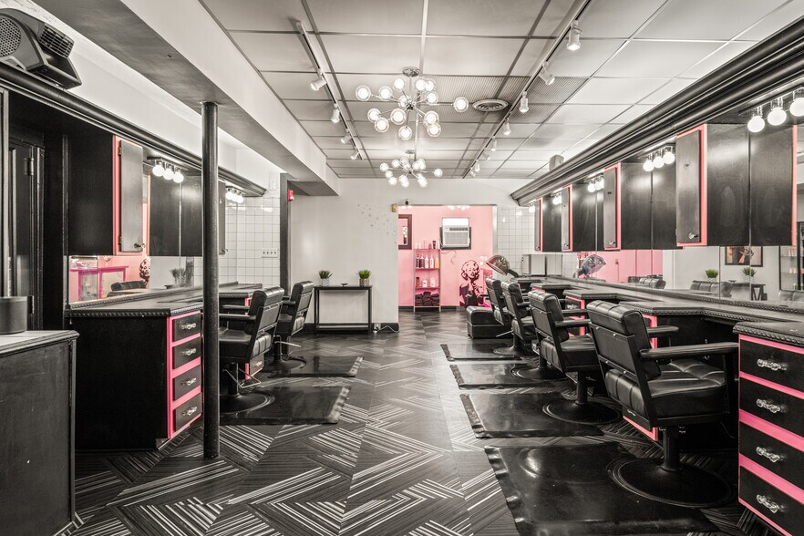 More Photos Of 10 S Crenshaw Ave, Richmond Freestanding For Lease