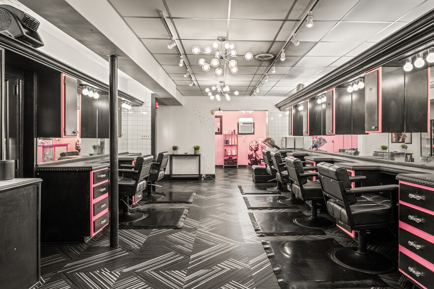 More Photos Of 10 S Crenshaw Ave, Richmond Freestanding For Lease