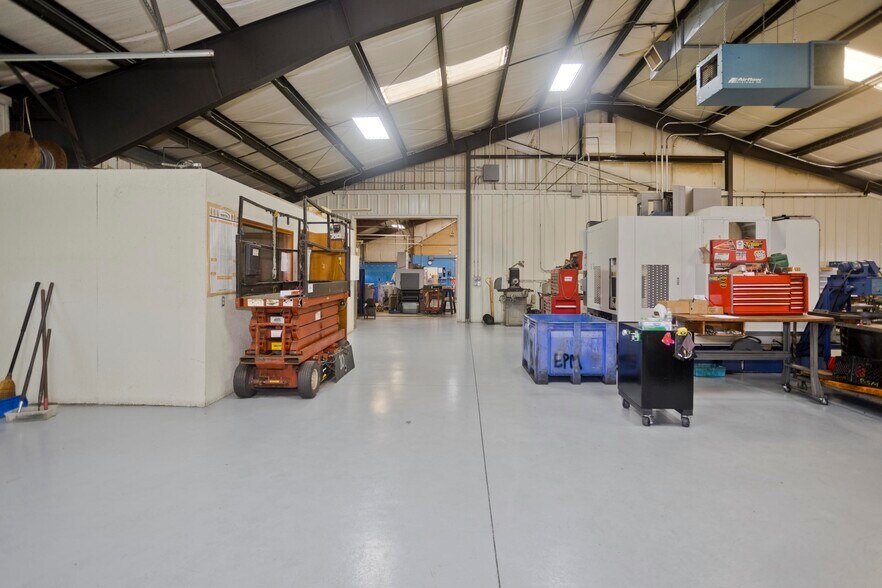 More Photos Of 16 Arthur St, Easthampton Warehouse For Sale