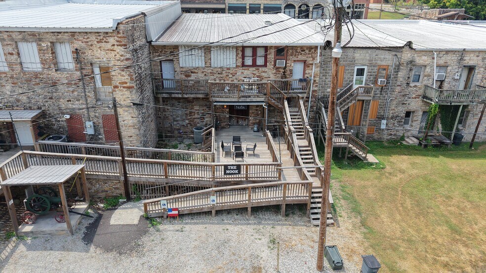 More Photos Of Main St, Calico Rock Storefront For Sale