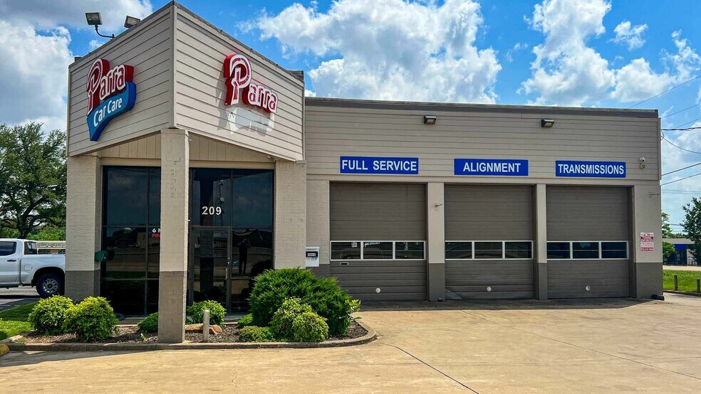 Primary Photo Of 209 Airport Fwy, Euless Auto Repair For Sale