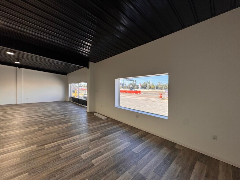 More Photos Of 27839 U.S. Highway 19 N, Clearwater Unknown For Lease