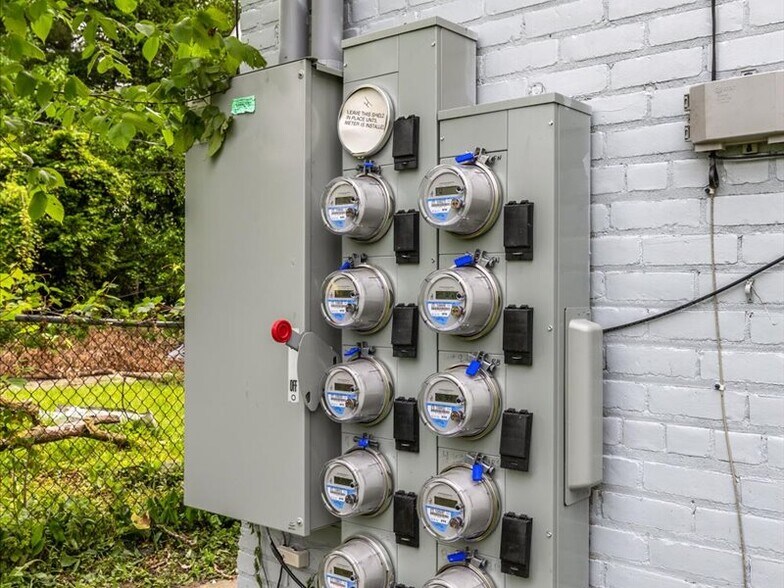 More Photos Of 18037 Pelkey St, Detroit Multifamily For Sale