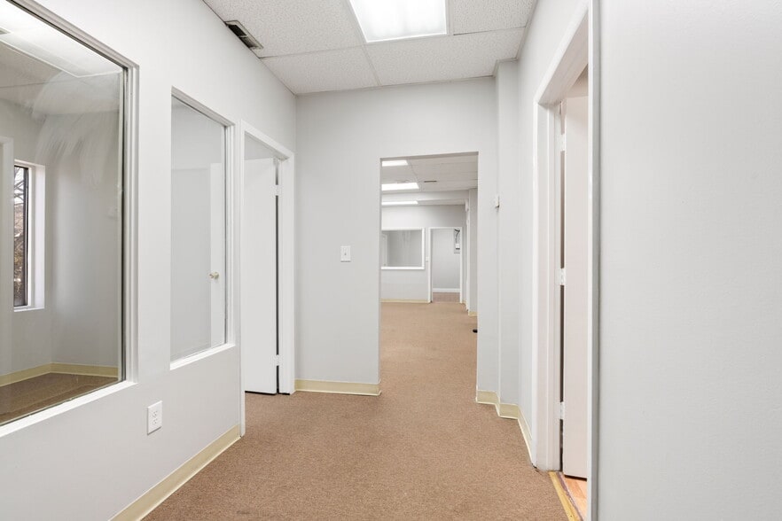 More Photos Of 1293 Clove Rd, Staten Island Office For Lease