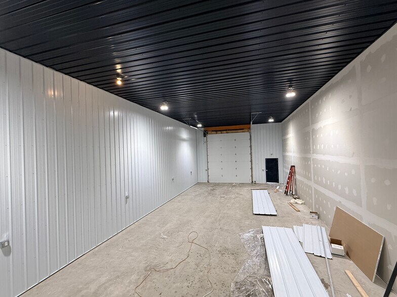 More Photos Of 1000 Enterprise Dr, Hastings Warehouse For Lease