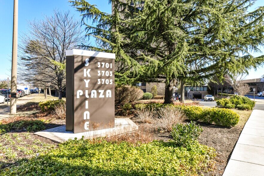 More Photos Of 3701 S George Mason Dr, Falls Church Apartments For Lease