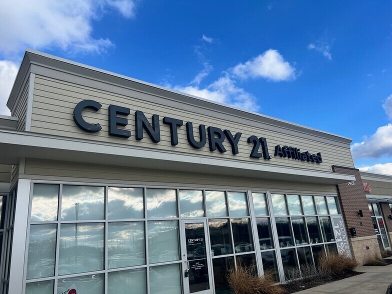 Primary Photo Of 2420 State 138 Rd, Stoughton Restaurant For Lease