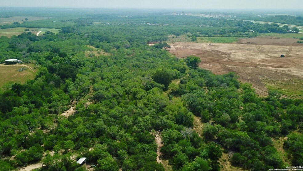 More Photos Of 17171 Interstate 35 S, Atascosa Land For Sale