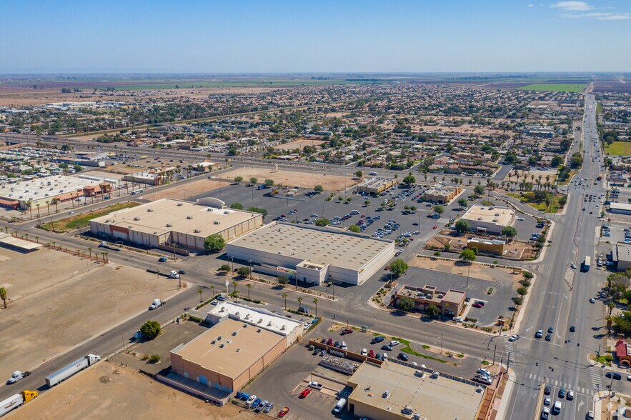 More Photos Of 1407 Imperial Ave W, Calexico Department Store For Sale