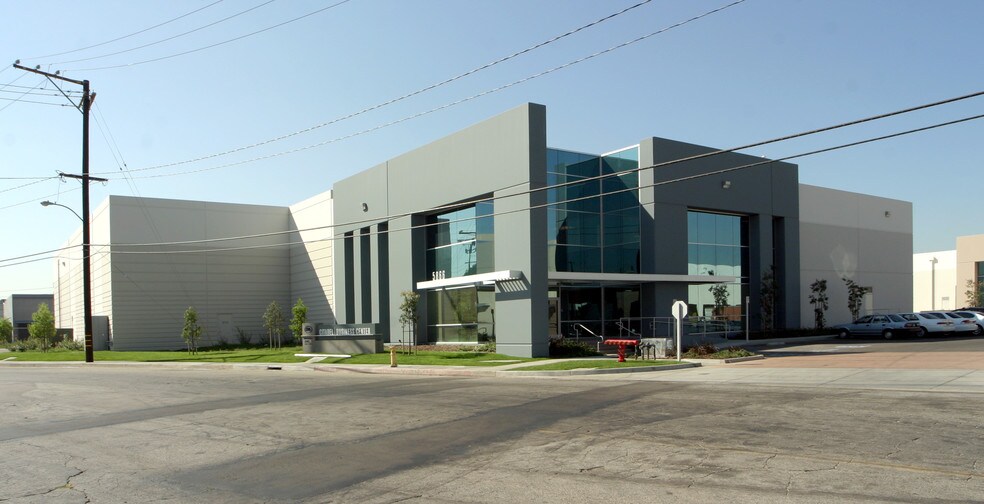 More Photos Of 5866 Smithway St, Commerce Warehouse For Lease