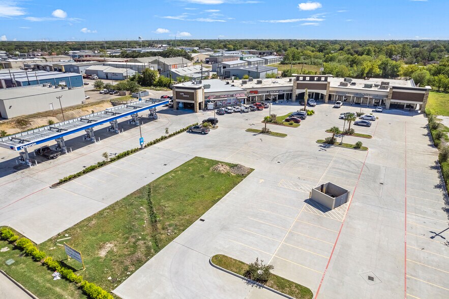 More Photos Of 1520 College Ave, South Houston Storefront For Lease