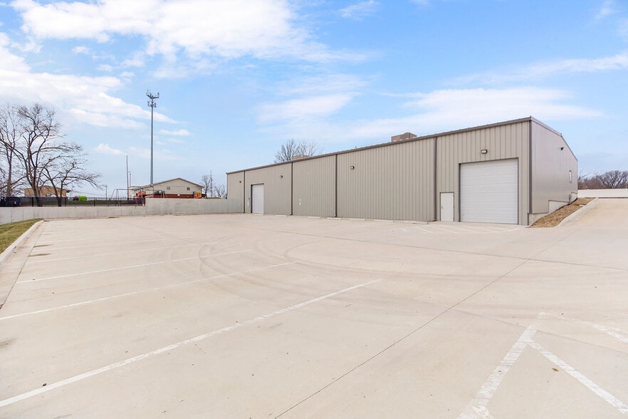 More Photos Of 6807 Sobbie Rd, Pleasant Valley Industrial For Sale